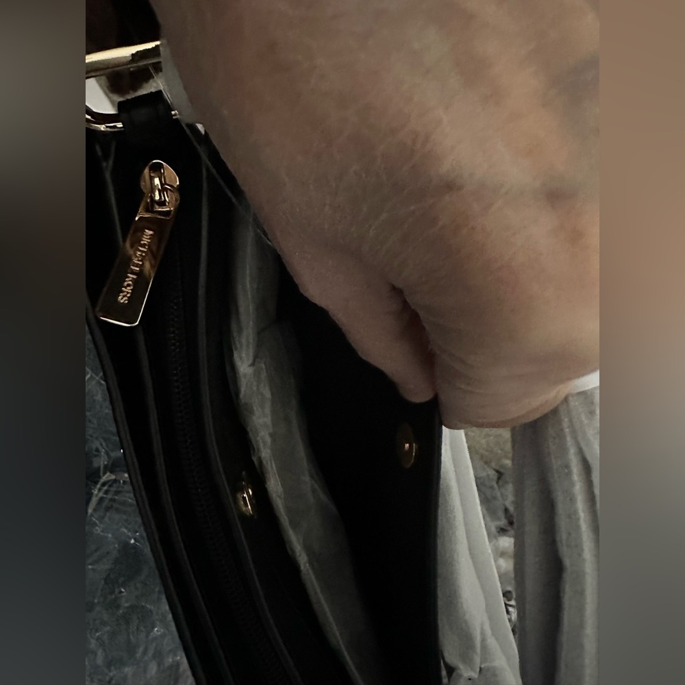 NWT Michael Kors Black Logo Card Holder - Picture 2 of 5